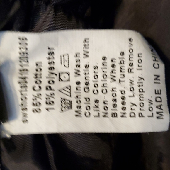 Shein distressed shorts - Picture 3 of 4